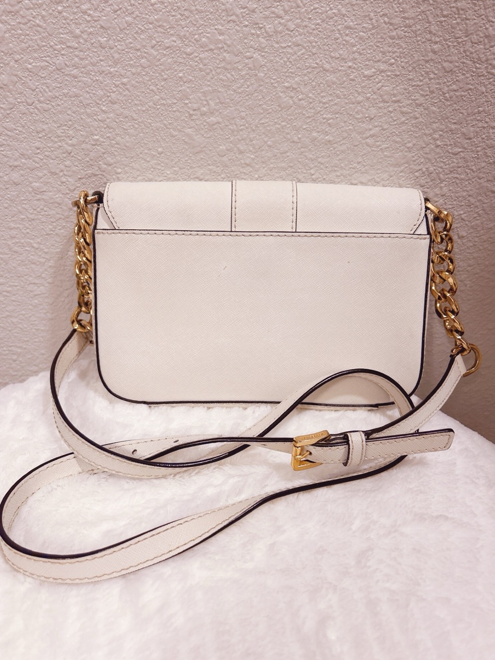 Michael Kors Off White Saffiano Crossbody with Gold MK Hardware Accent - Picture 2 of 7